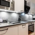 Trendy Apt With - Smart Tv, Coffee Machine In Meidling