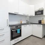 Yeshello Vienna Central Station Apartment