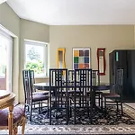 Exquisite Shared Villa - Your Private Room In This Beautiful Home