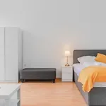 Pleasing 2Br Apt. Akh-Perfect For Groups