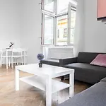 Cozy 2Br Apt. Near Akh Hospital-Ideal For Longstay