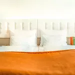 Oliver Apartments | Contactless Check-In