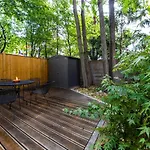 Cozy Apartment, 2 Private Terraces, 8 Min To City Center