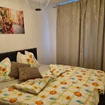 Deluxe Apartment mit Balkon und Parkplatz!