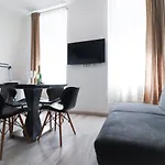 CozyNite Vienna Premium Apartment