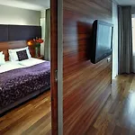 Pakat Suites