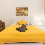 Peaceful 1BR Apt. near Metro Station Längenfeldg.