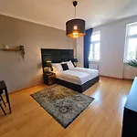 Between Schoenbrunn&City Center Apt 27