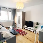 Quiet & Stylish Apartment In Vienna For 4 Guests