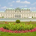 Premium Terrace Suite Breitensee By Ichbucheat