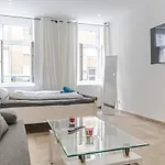 9 Min From City Center - Lovely Studio Near U1 Reumannplatz