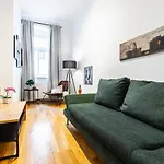 Stylish Designed Apartment In A Calm District