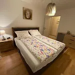 Lovely 3 Rooms Apartment Viena