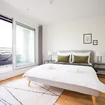 Green Garden Apartment W/.Balcony Near Thermal Spa