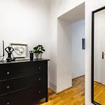 Stylish Designed Apartment In A Calm District
