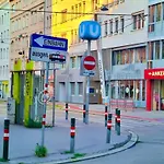Neu-Moebliertes Apartment Naehe Zentrum