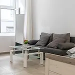 9 Min From City Center - Beautiful Studio Near U1 Reumannplatz