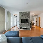 Spektakulaeres Apartment ✩ 7. Stock ✩ Kostenlose Parkgarage