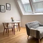 Sonnige Mansarde mit Klimaanlage und Netflix - oidahome