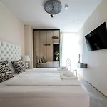 Exclusive 2Br Skyline Penthouse By Hm