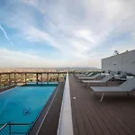 Exclusive 2Br Skyline Penthouse By Hm