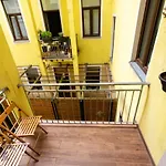 3-Bedroom Apartment In Central Vienna