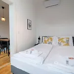 Dietrich Apartment I Levestate
