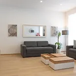 Modern 3 Room Apartment In A Prime Location