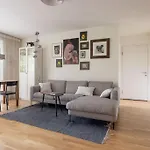 Dream Apartment - Central And Quiet With Ac And Free Parking Garage