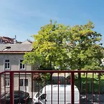 Gruene Und Zentrale Ruhelage Im Neubau Mit Balkon
