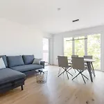 Gruene Und Zentrale Ruhelage Im Neubau Mit Balkon