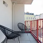 Gruene Und Zentrale Ruhelage Im Neubau Mit Balkon