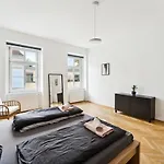 Design Apartments Near Mariahilferstrasse