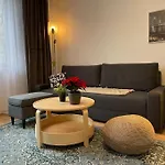 Charming Apartment Near City Center