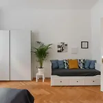Zentrale Ruhelage Im Typischen Wiener Altbau