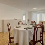 Carin Deluxe II