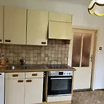 Breathtaking Shared Villa Near Danube River /W Garden And Parking