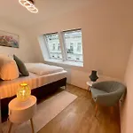 Wohnen Beim Hundertwasserhaus L Hg23
