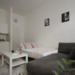 Apartment 10-Next Metro U3