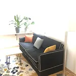 2 Zimmer Apartment Mit Terrasse! Schoenbrunn-Naehe