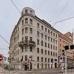 Penthouse, 3 Separate Bedrooms, 2 Min To U6 Nussdorfer Strasse