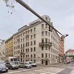 Penthouse, 3 Separate Bedrooms, 2 Min To U6 Nussdorfer Strasse