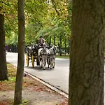 Herzlich Willkommen - Küss die Hand 2