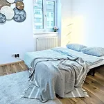 Cozy Apartment In The Lassallestrasse 13!