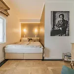 Vivid City Gem - A Reminiscence Of Gustav Mahler