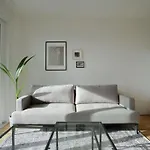 Apartment With Terrace Near Metro Station And Spa