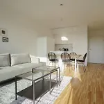 Apartment With Terrace Near Metro Station And Spa