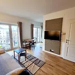 Open View City Apartment