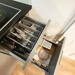 Stylish Apartment With Dedicated Working Space And Super King-Size Bed Located Between City Centre And Donau River