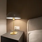 Stylish Apartment With Dedicated Working Space And Super King-Size Bed Located Between City Centre And Donau River